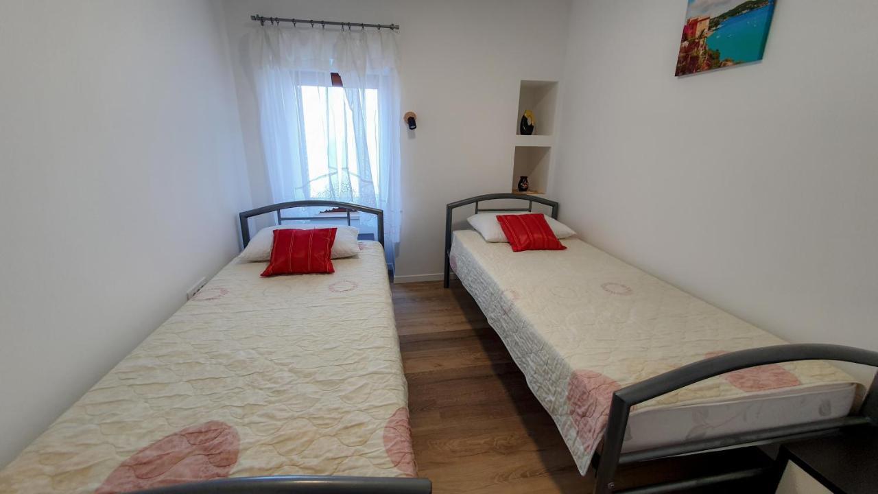 Apartment Bugenvilija 洛夫兰 外观 照片